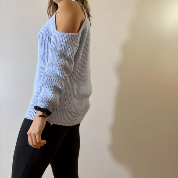 Light blue cold shoulder Boohoo sweater - Picture 6 of 9